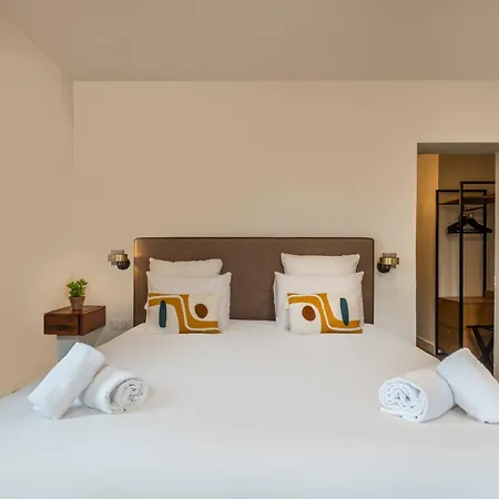 Hotel La Coudraie - Proche De Disneyland 3*