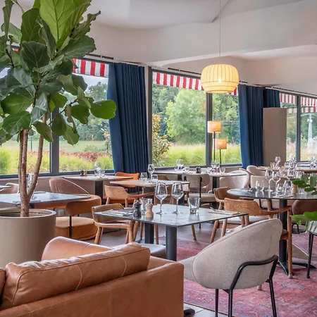 Hotel La Coudraie - Proche De Disneyland 3*